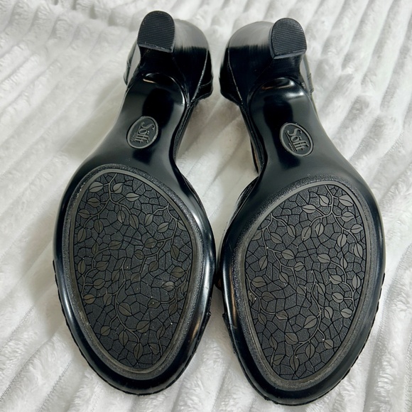 Sofft Black Patent Leather T Strap Open Toe Carlina High Heel Sandal Size 7M - Picture 9 of 13